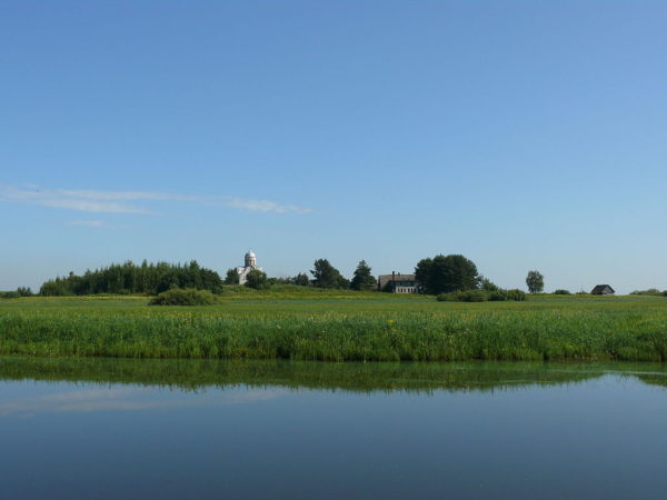 Вид на остров Липно и церковь