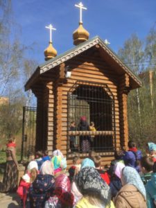 На Светлой седмице по традиции наш храм посетили школьники Красносельского района